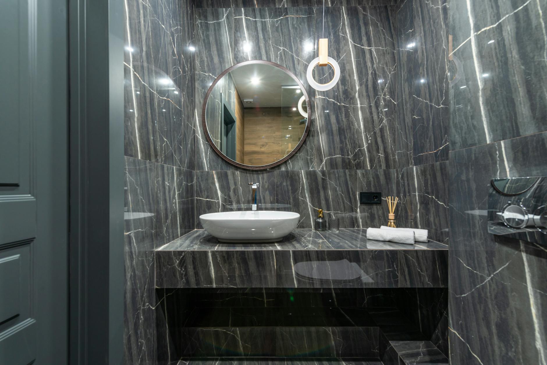 luxury bathroom interior - Photo by Max Vakhtbovych